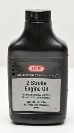 Olej pro dvoutaktní benzínové řetezové pily ICS